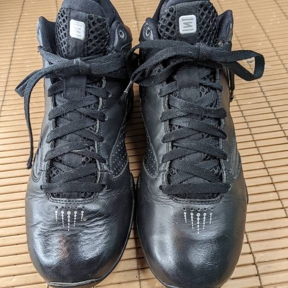 Nike Shox 407636-001 Black/White Metallic Women's Size 9 Basketball. Great condi - Picture 3 of 10